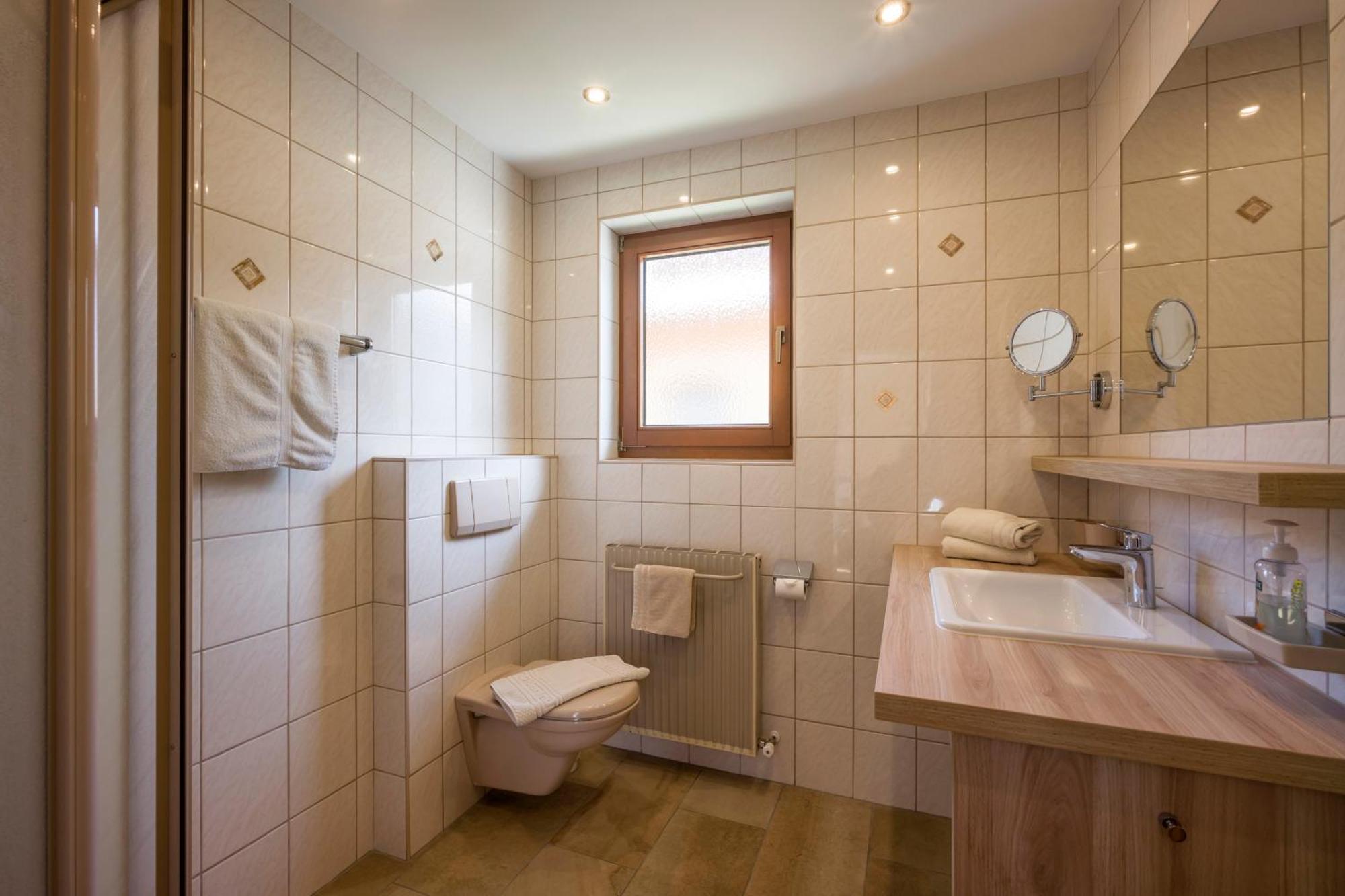 Bed & Breakfast Haus Kirchmaier Pertisau